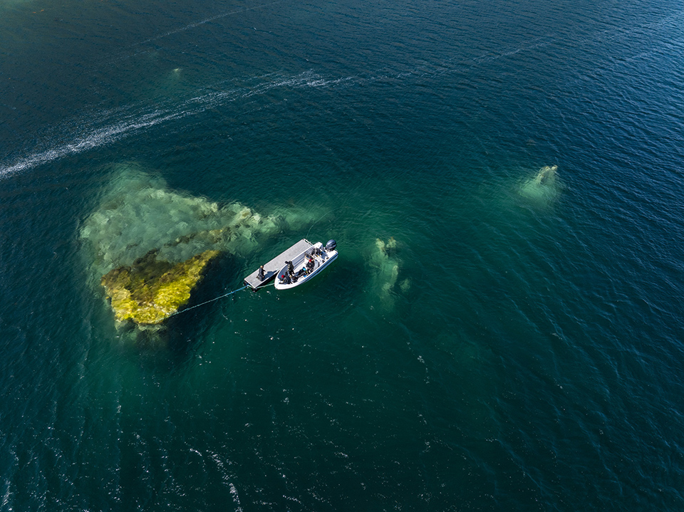 Ikkafjordens største mineralsøjle "Atollen". Foto: Uli Kunz.